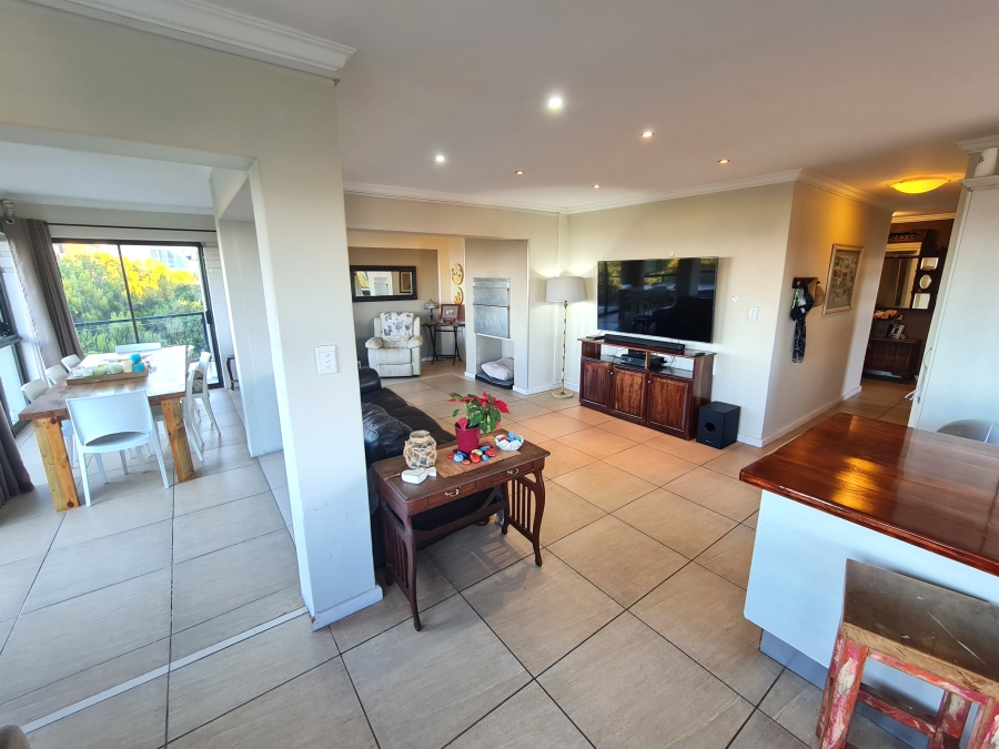 8 Bedroom Property for Sale in Paradise Beach Eastern Cape